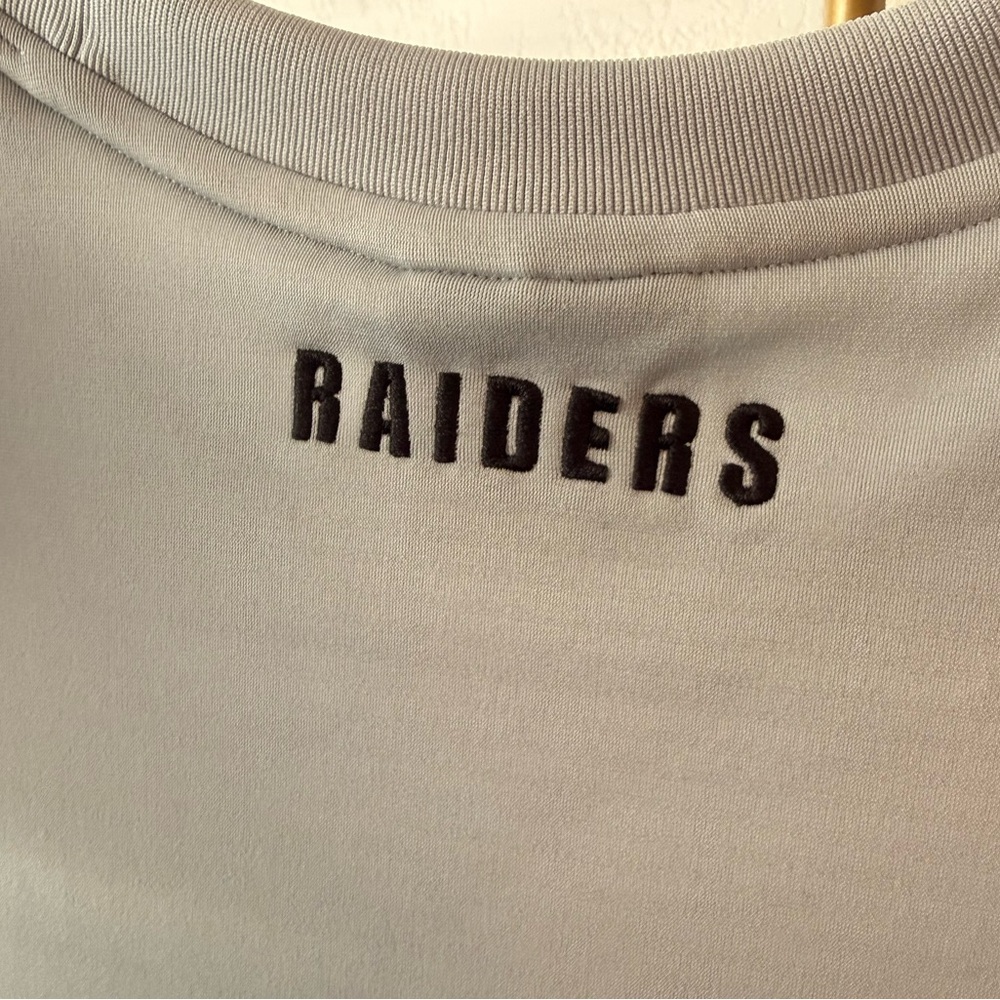 Nike NFL Las Vegas Raiders Dri-Fit On Field Long Sleeve Shirt Gray Men’s M - Picture 4 of 6
